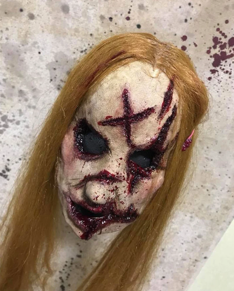 Sissy Strangers Halloween Maske