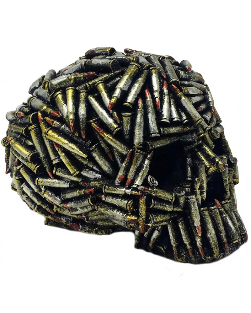 Totenkopf mit Patronenhülsen