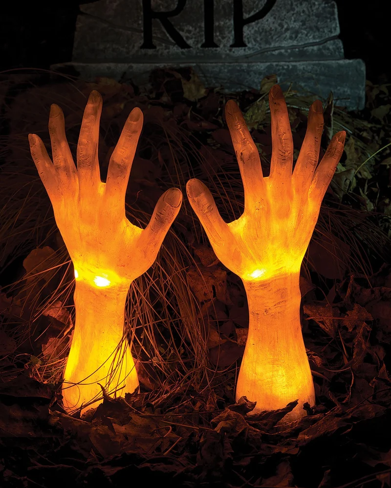 Leuchtende Zombie Hände für den Garten